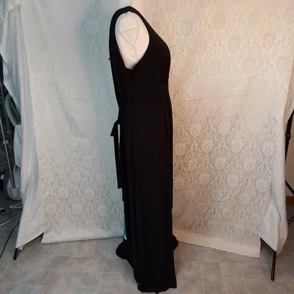 Bisou Bisou black sleeveless V neck long dress with large flower on skirt 20W - Picture 7 of 9